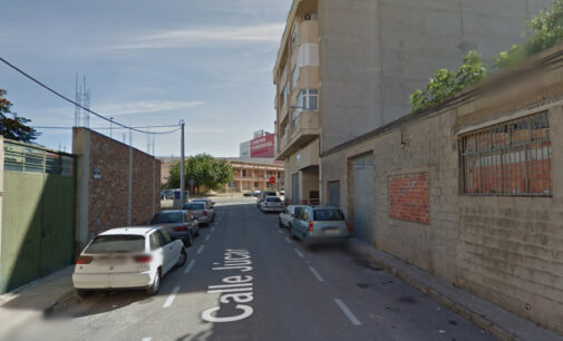 Denuncian el mal estado de la calle Júcar en Villena