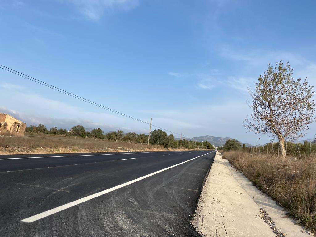 Terminan las obras de mejora del asfaltado y firme de la carretera Villena a Biar