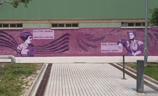 El IES Navarro Santafé estrena mural dedicado a dos villeneras del siglo XIX.