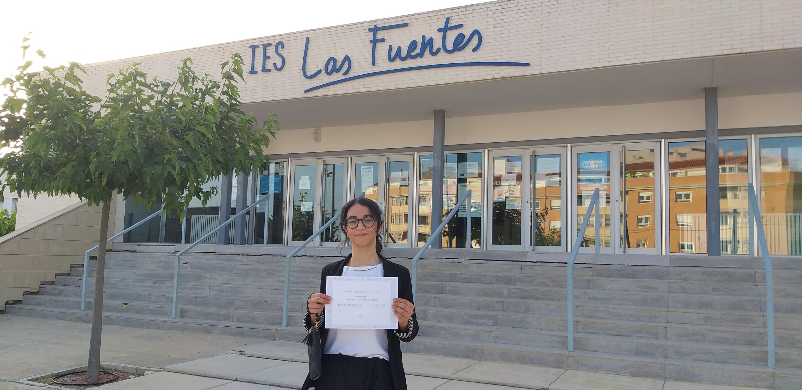 Radia Ramdani El Barnusi del IES Las Fuentes gana el concurso nacional “Una Constitución para todos”