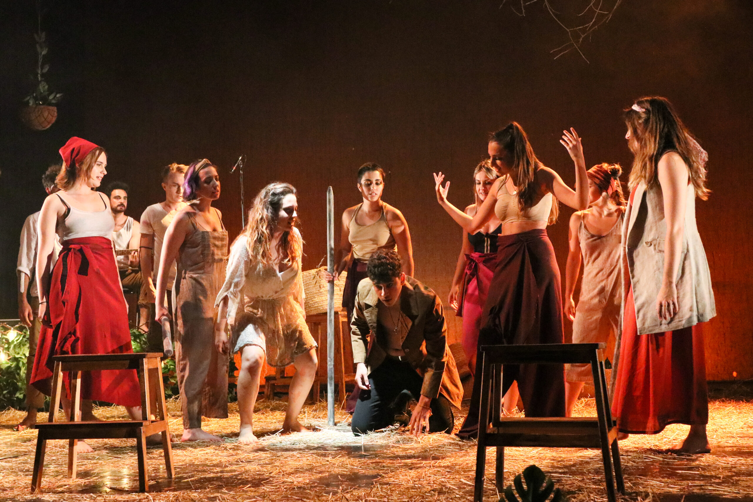 El festival Escénica 2 de Villena inicia su programación con la obra teatral ‘Fuenteovejuna 2040’
