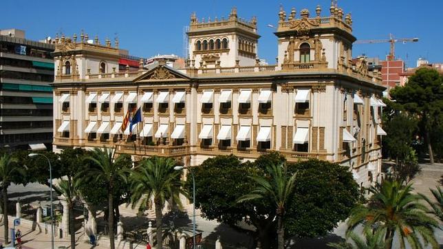 La Diputación concede a Villena más de 180.000 euros para ayudas de protección frente a la COVID-19, culturales y 31.000 mascarillas