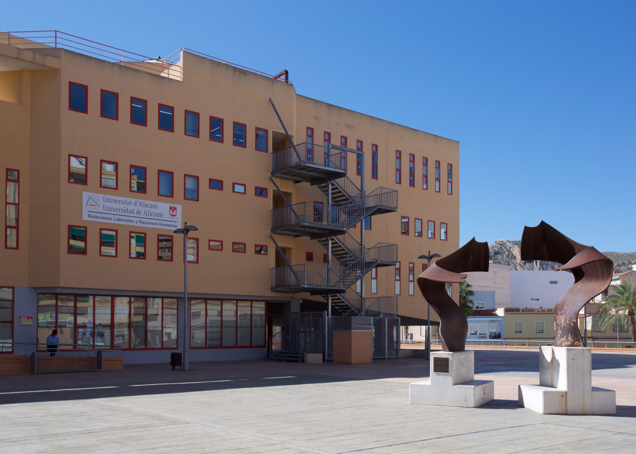 La Universidad de Alicante impulsa el grado de Relaciones Laborales y Recursos Humanos en la EURLE de Elda