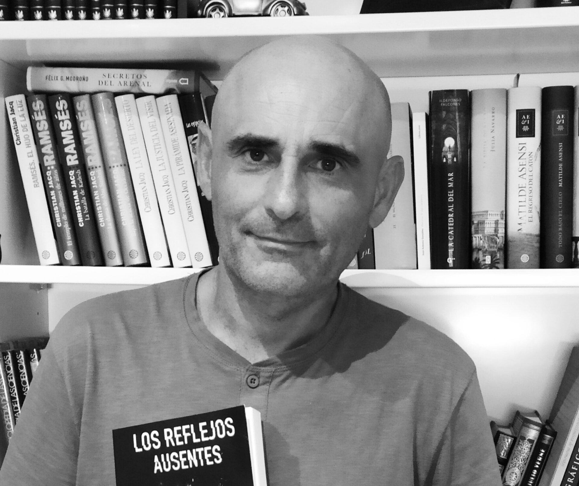 “Los reflejos ausentes”, primera novela romántica de Francisco Javier Rodenas