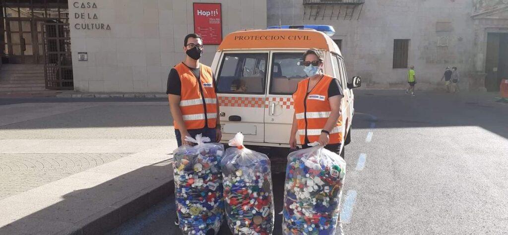 Villena recopila 5 toneladas de tapones de plástico para mejorar la vida de Alba