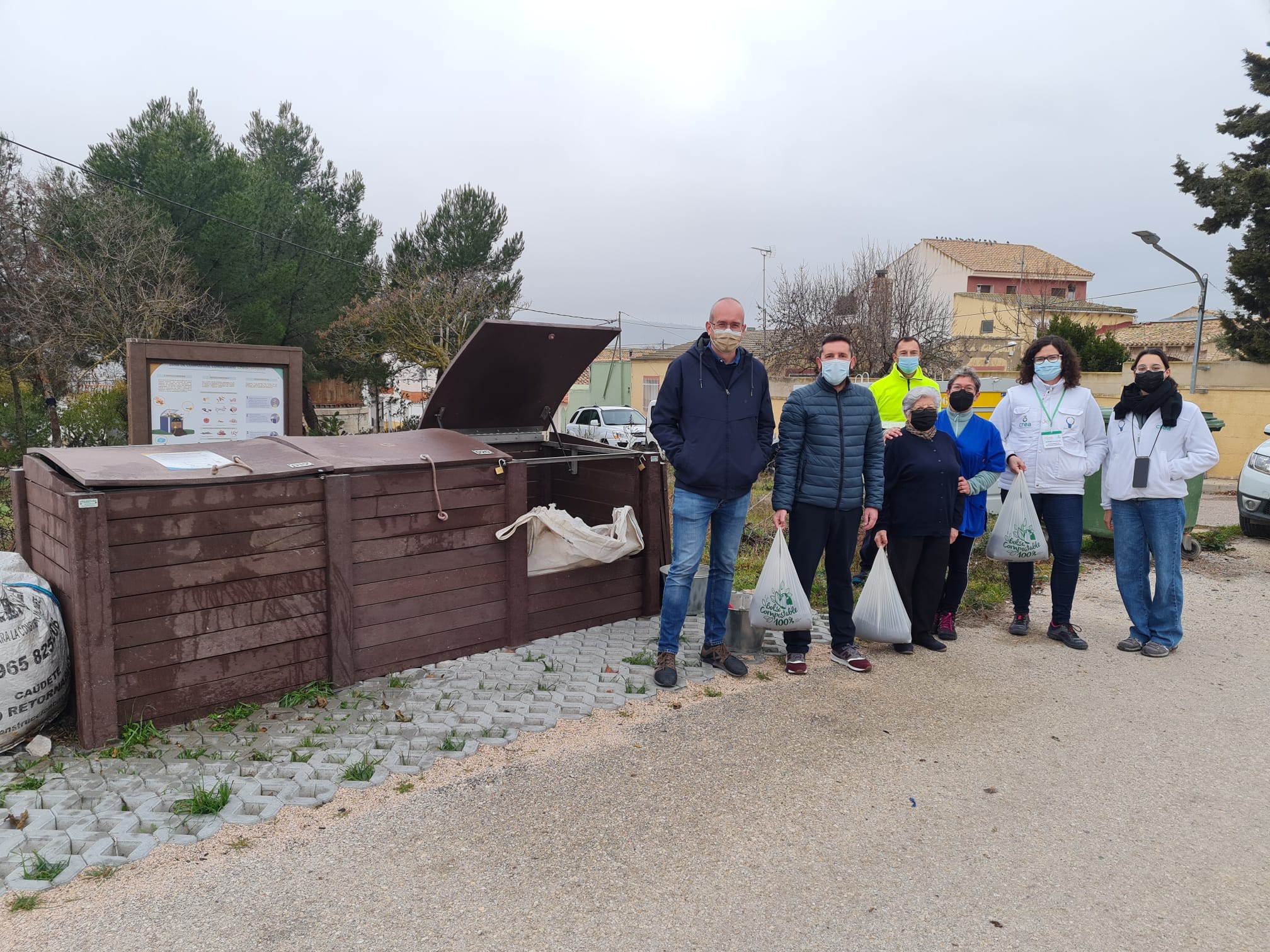 Reparten el compost obtenido en la isla de compostaje de La Encina