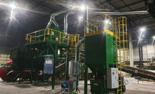 La planta de residuos de Villena incorpora una captadora de plástico