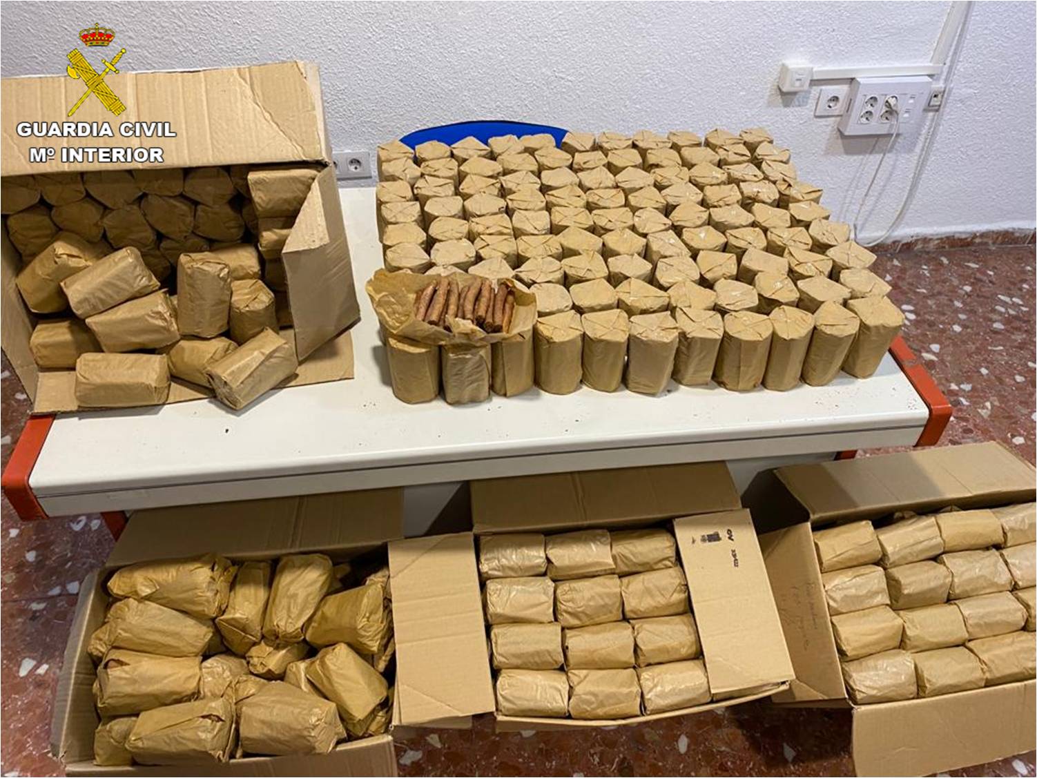 La Guardia Civil incauta 9.780 puros caliqueños destinados al comercio clandestino
