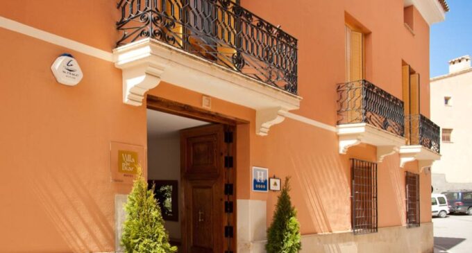 El Ayuntamiento licita la gestión del Hotel Villa de Biar para abrir sus puertas