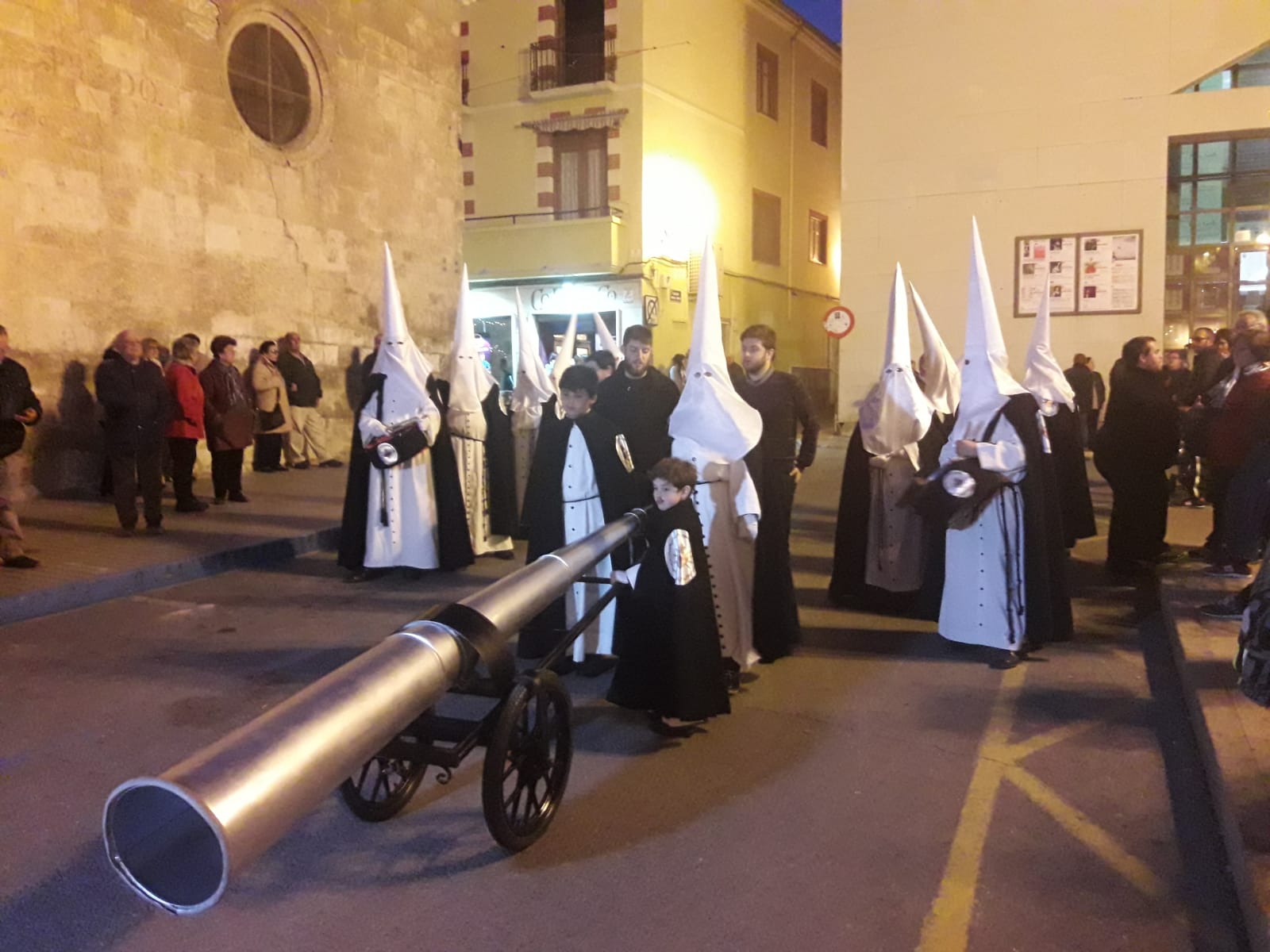 Villena inicia los actos de la Semana Santa con la Busca del Señor y el Vía Crucis