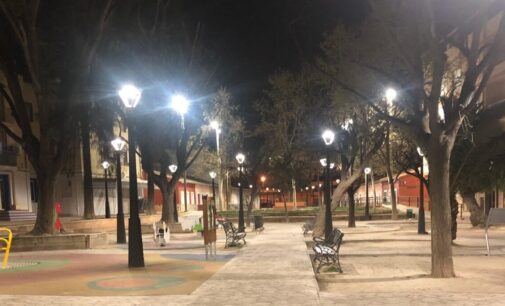 La nueva iluminación de la Plaza de Martínez Olivencia reduce un 70% el consumo eléctrico