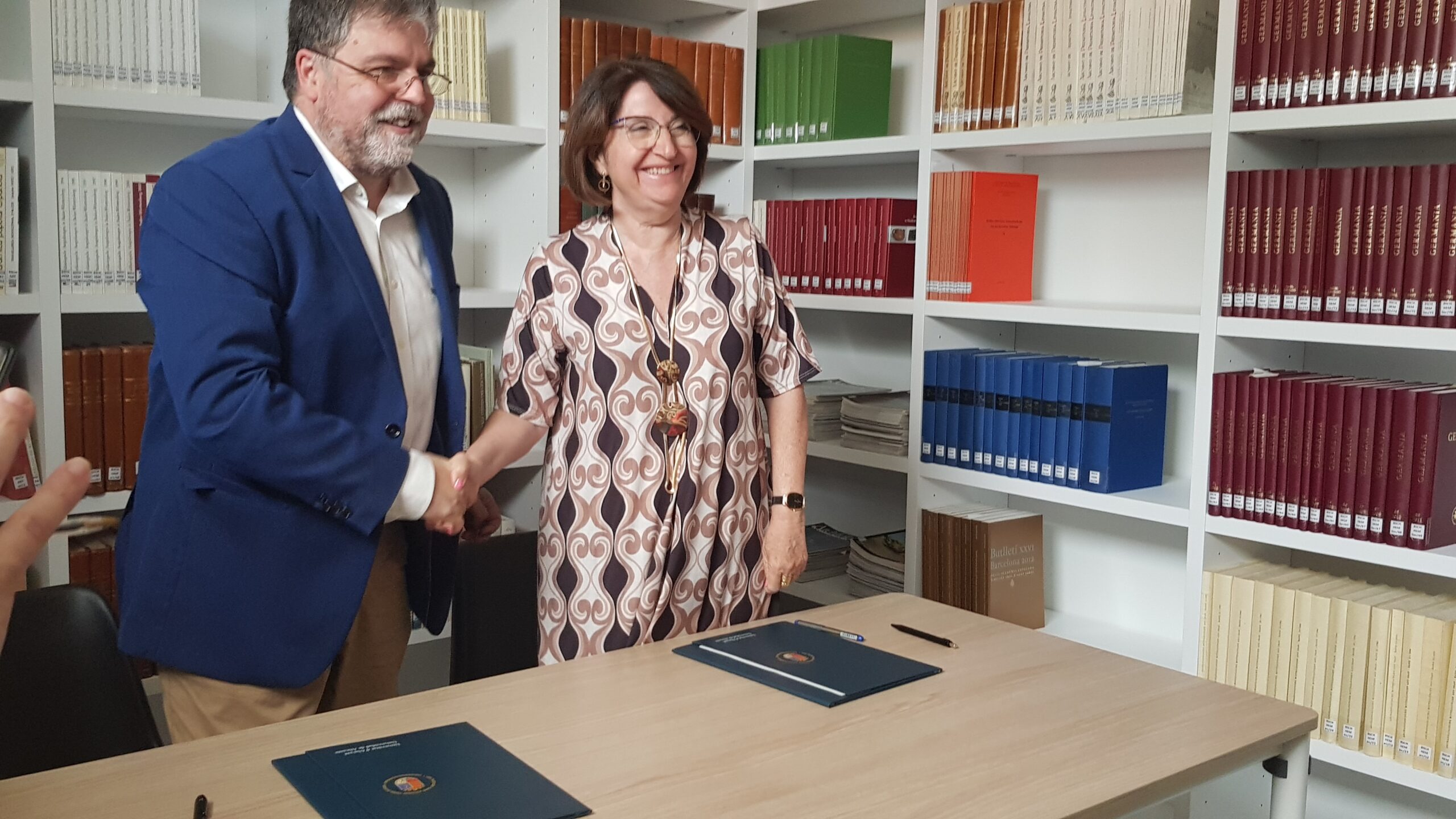 Villena acoge el legado del profesor Shubart de más de 5.000 libros de arqueología