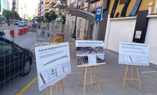 Habilitan una parada de autobús en la calle Navarro Santafé por las obras de la Constitución