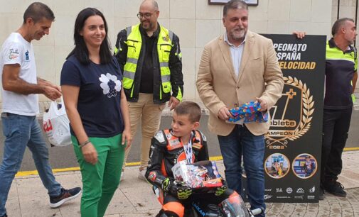 El alcalde de Villena recibe al campeón de España Minimotos, Pablete Arnedo