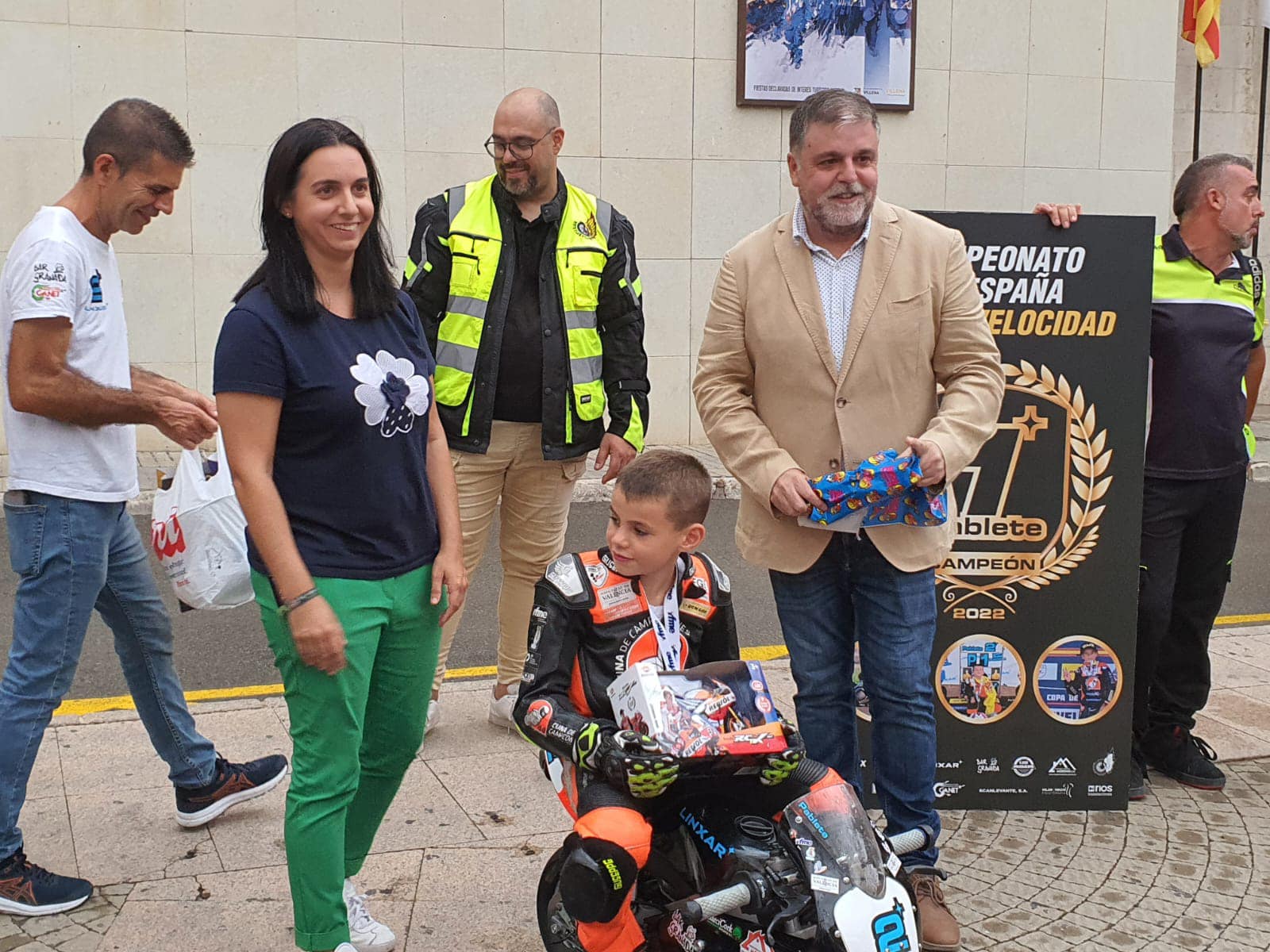 El alcalde de Villena recibe al campeón de España Minimotos, Pablete Arnedo