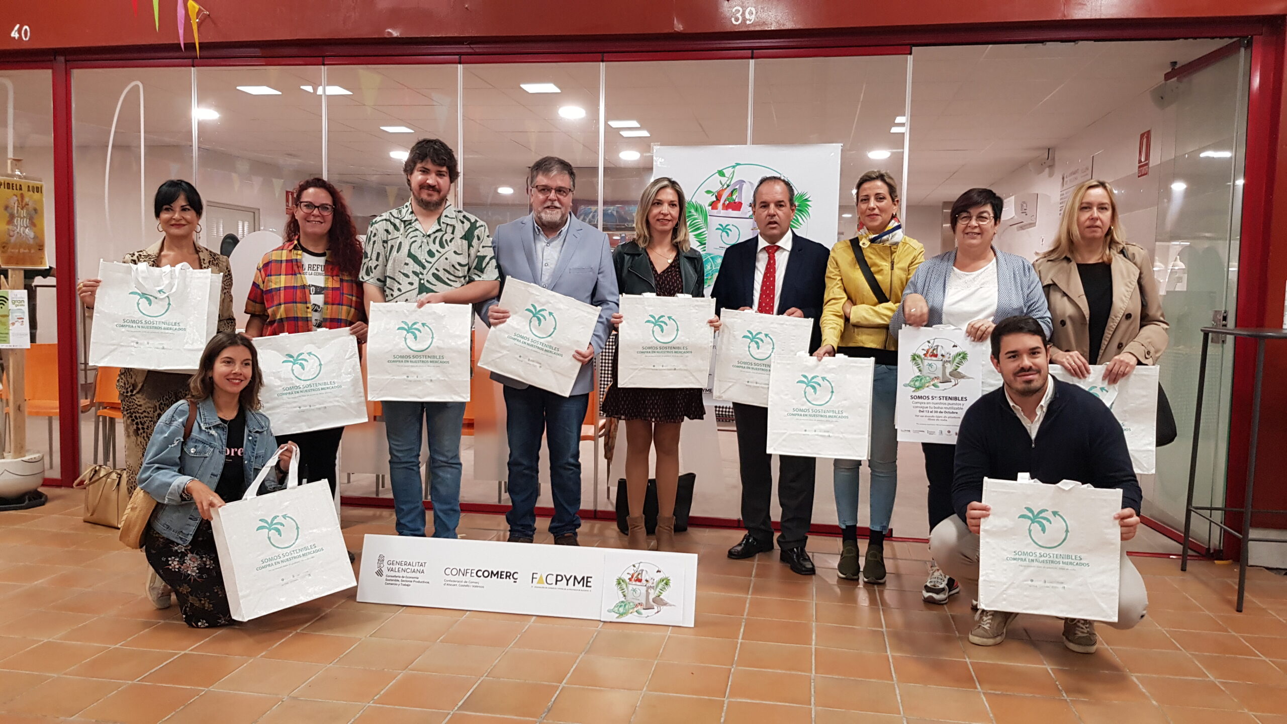 El Mercado de Villena repartirá 14.000 bolsas reutilizables dentro de la campaña “Somos Sostenibles”