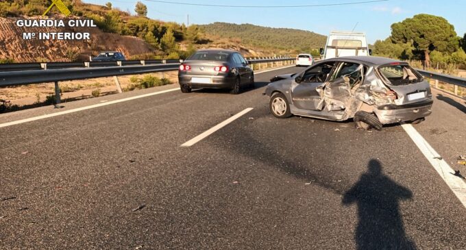La Guardia Civil auxilia a una conductora herida grave en un accidente en una carretera de Biar