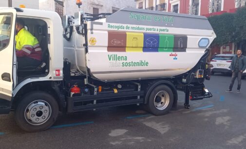 Villena adquiere un vehículo para la recogida de basura “puerta a puerta” en el casco histórico