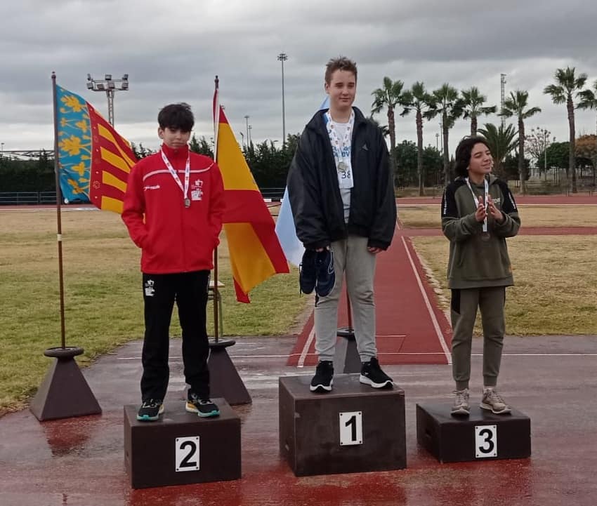 Alejandro Domene y Sofia Gisbert, plata y bronce  en el Campeonato Provincial de lanzamiento de jabalina