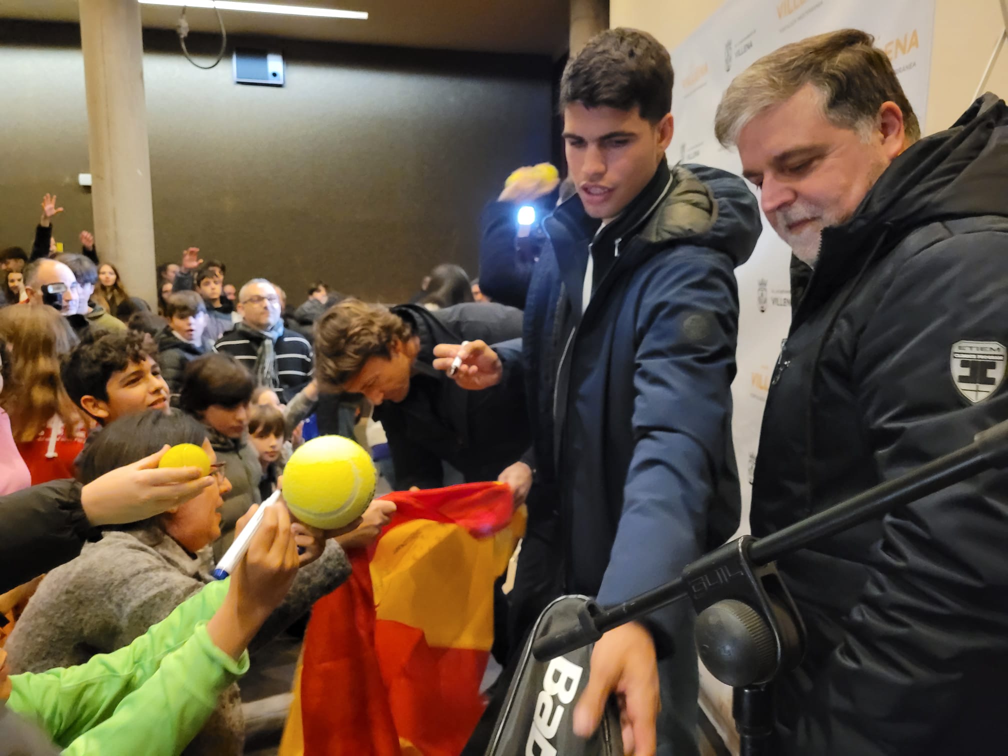 Villena muestra su cariño al tenista Carlos Alcaraz