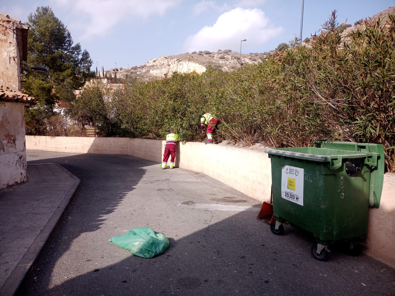 Un informe revela que el Ayuntamiento de Villena es incapaz de garantizar un servicio mínimo de limpieza viaria