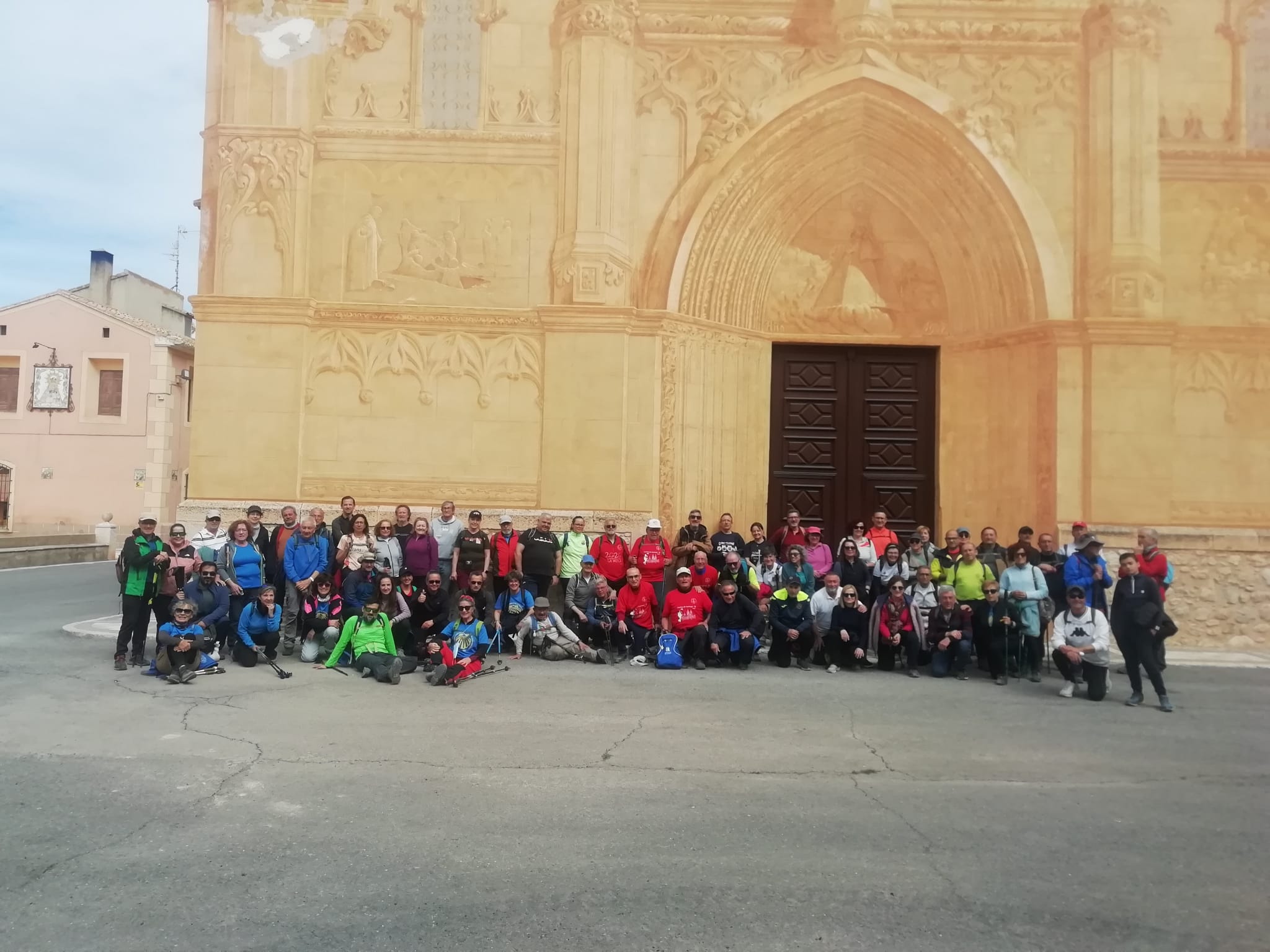 Los Amigos del Camino de Santiago realizan la etapa entre Villena y Caudete