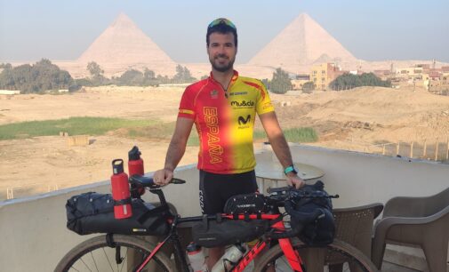 Juanma Mérida  está a tan solo 2.000 kilómetros para cruzar África en bicicleta
