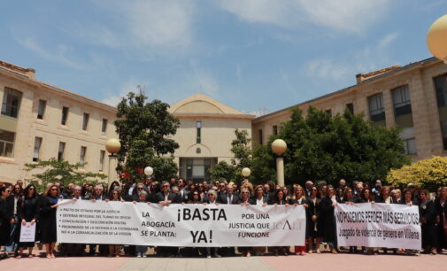 La abogacía de Alicante se planta en defensa de sus derechos