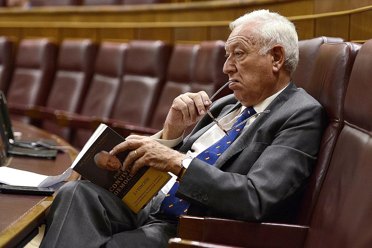 La tertulia entre el exministro García-Margallo y Salguero cambia su ubicación al Espacio Joven
