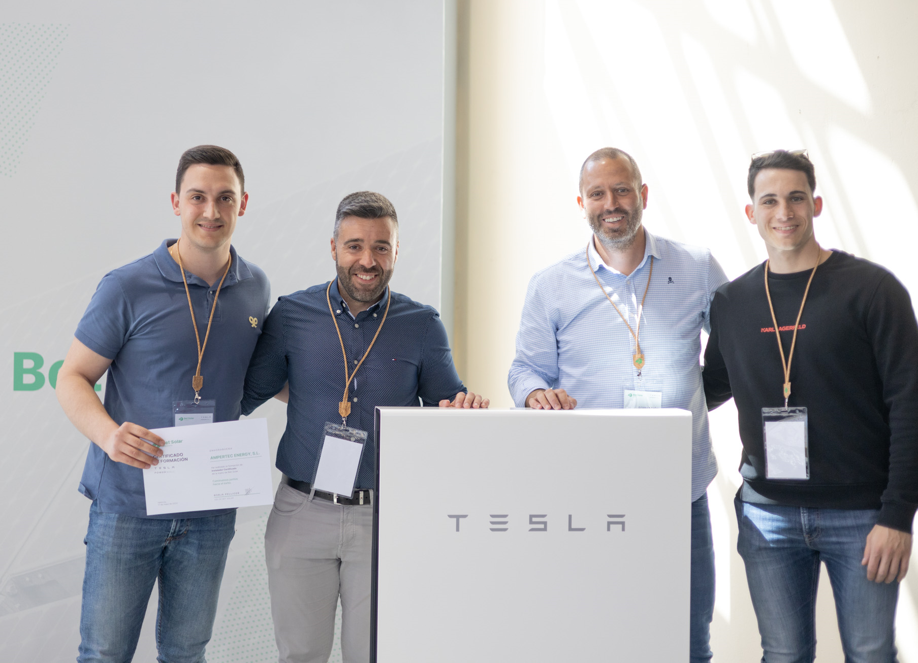La empresa eldense Awergy se alía con Tesla para instalar sus baterías en Alicante