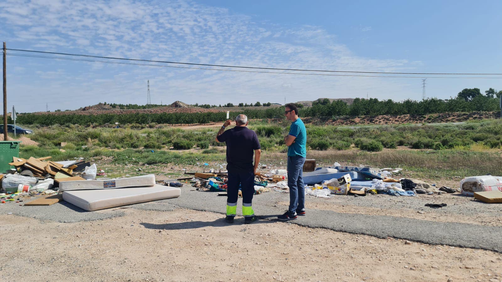 La Policía Local de Villena sancionará los vertidos incontrolados de residuos