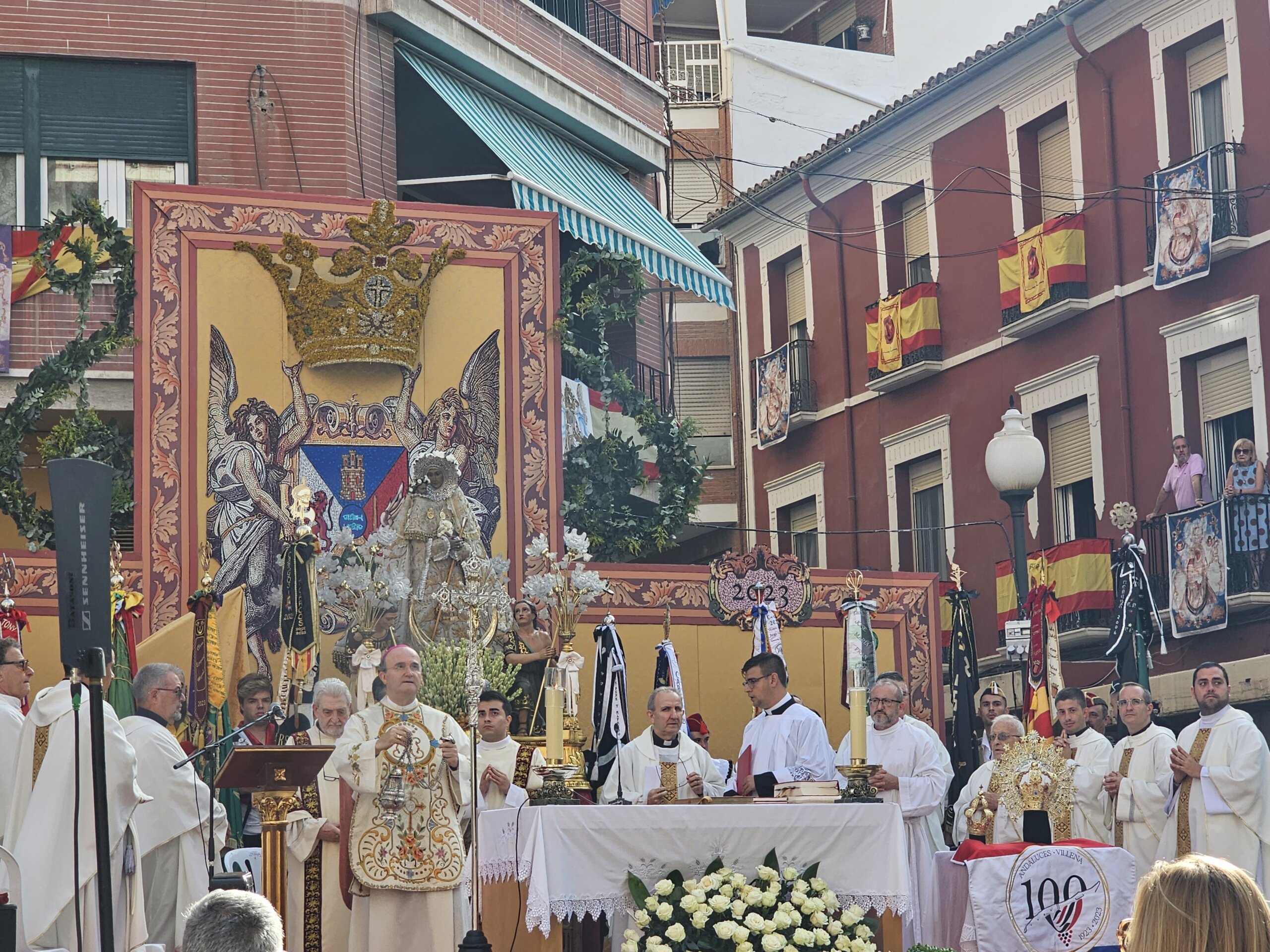 Una nube de oro para conmemorar el centenario de la Coronación de La Morenica