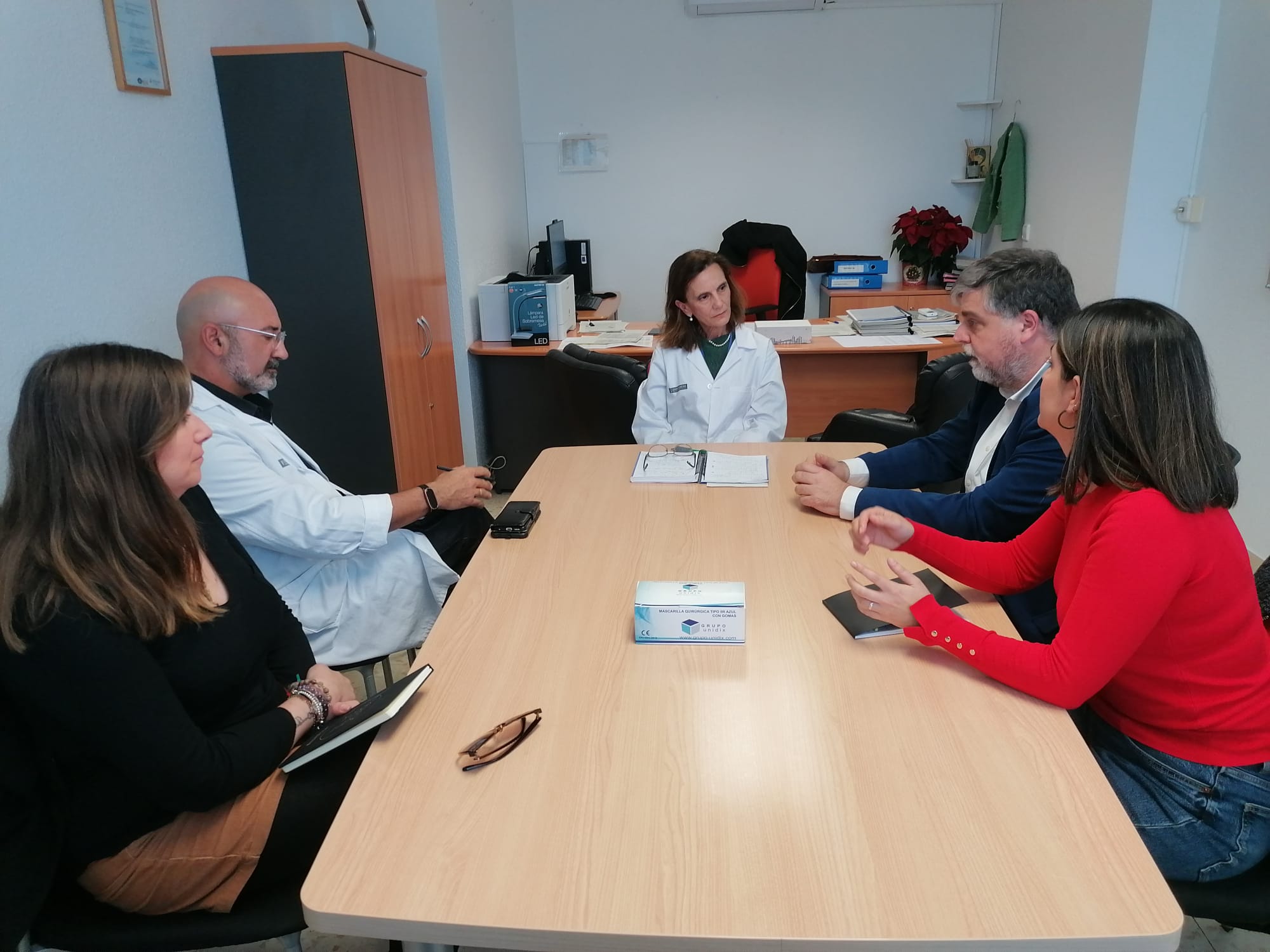 El equipo de Gobierno se reúne con la Gerente del Departamento de Salud para conocer los planes de los centros de salud de Villena