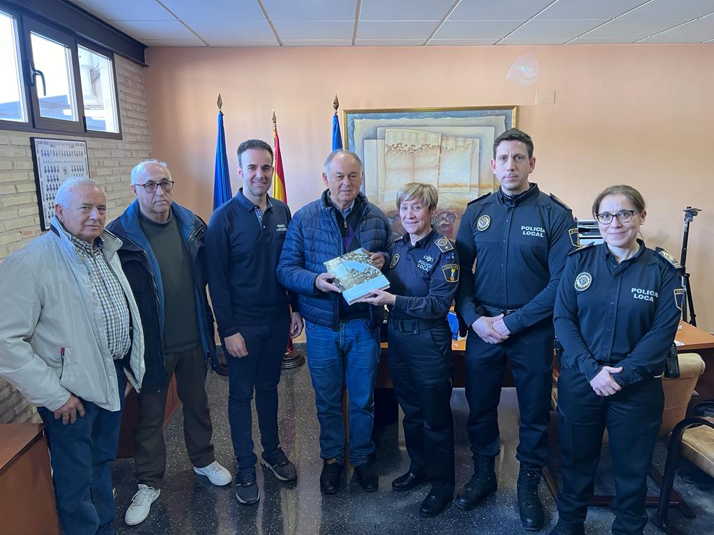 La Policía Local de Villena recibe el reconocimiento de la Junta de la Virgen