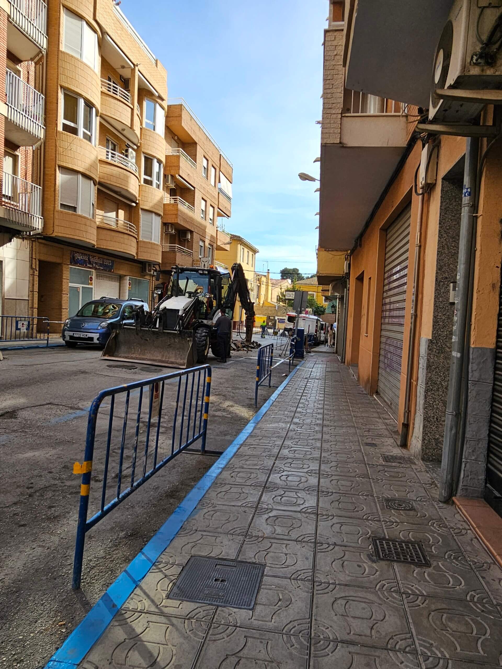 Cortan al tráfico la calle Navarro Santafé