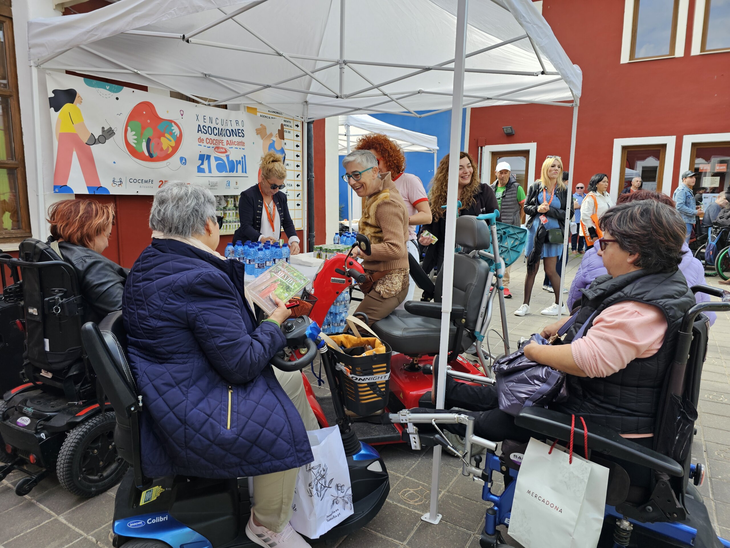Unas 250 personas con discapacidad se reúnen en Villena